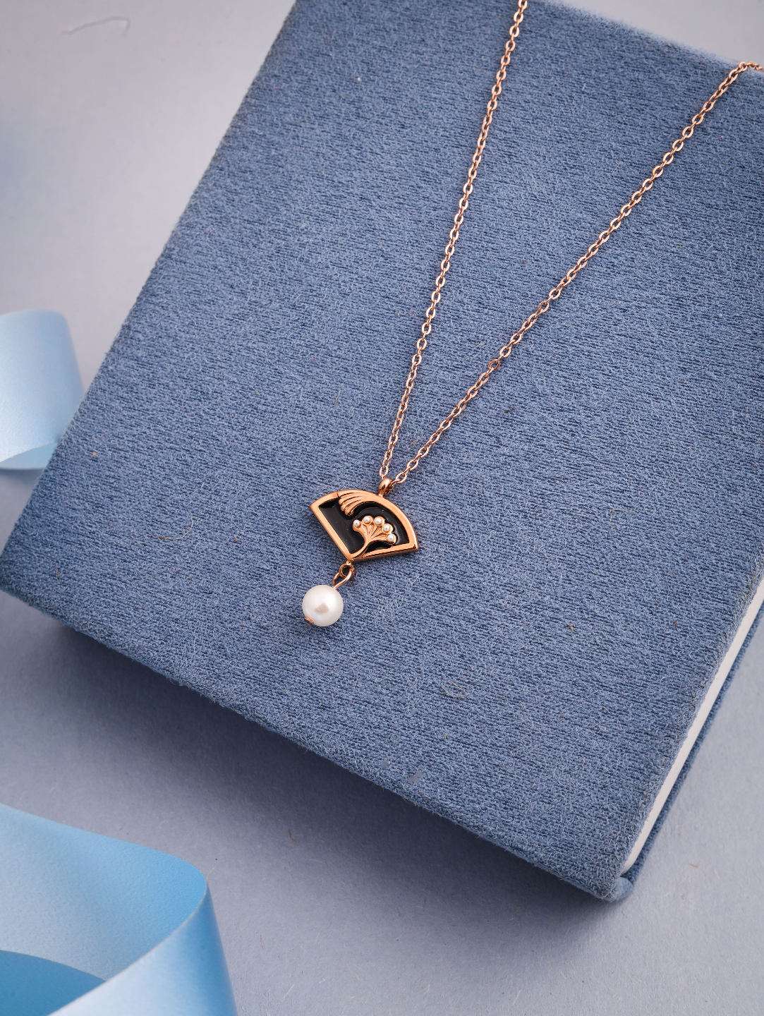 Trendy Designer Rose Gold Chain Pendant